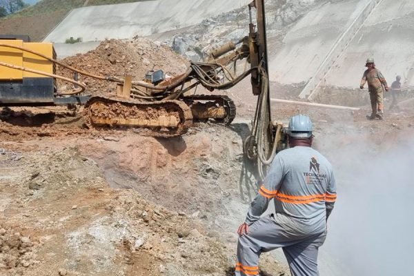 ImgPortfolio_AberturadeValaseSapatas